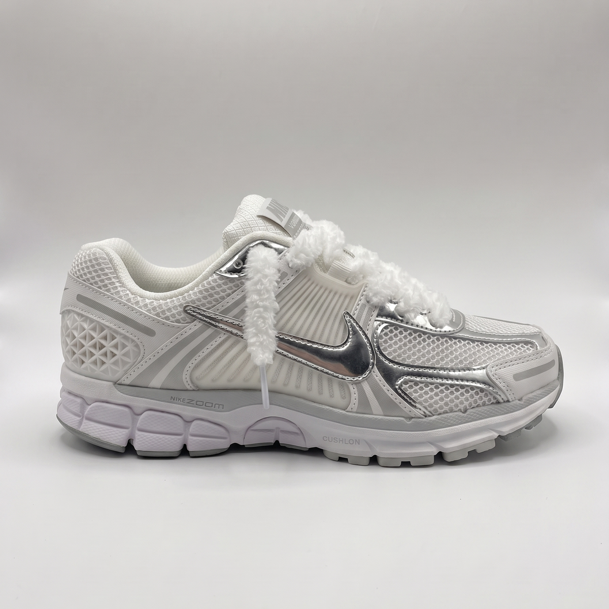 VOMERO 5 | METALLIC WHITE